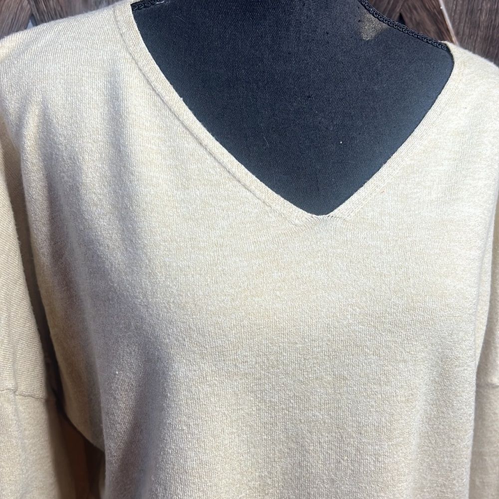 Woman's Sweater - Picture 2 of 7